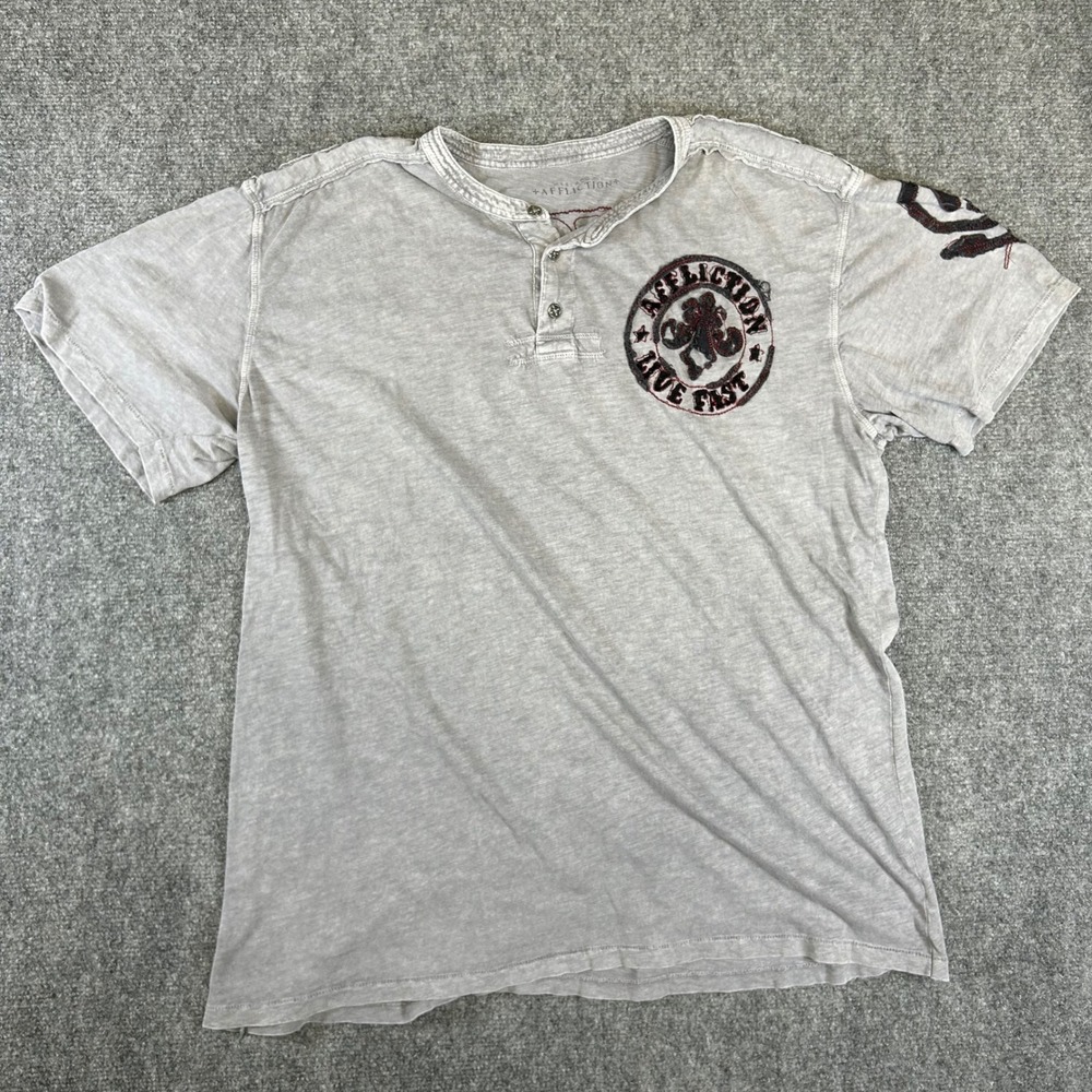 Affliction Live Fast Grey Henley Shirt Skull Graphic Distressed Short Sleeve
